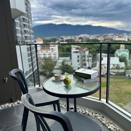 New & Cozy 2 Bedroom @ The Astra Sky River 치앙마이 외부 사진