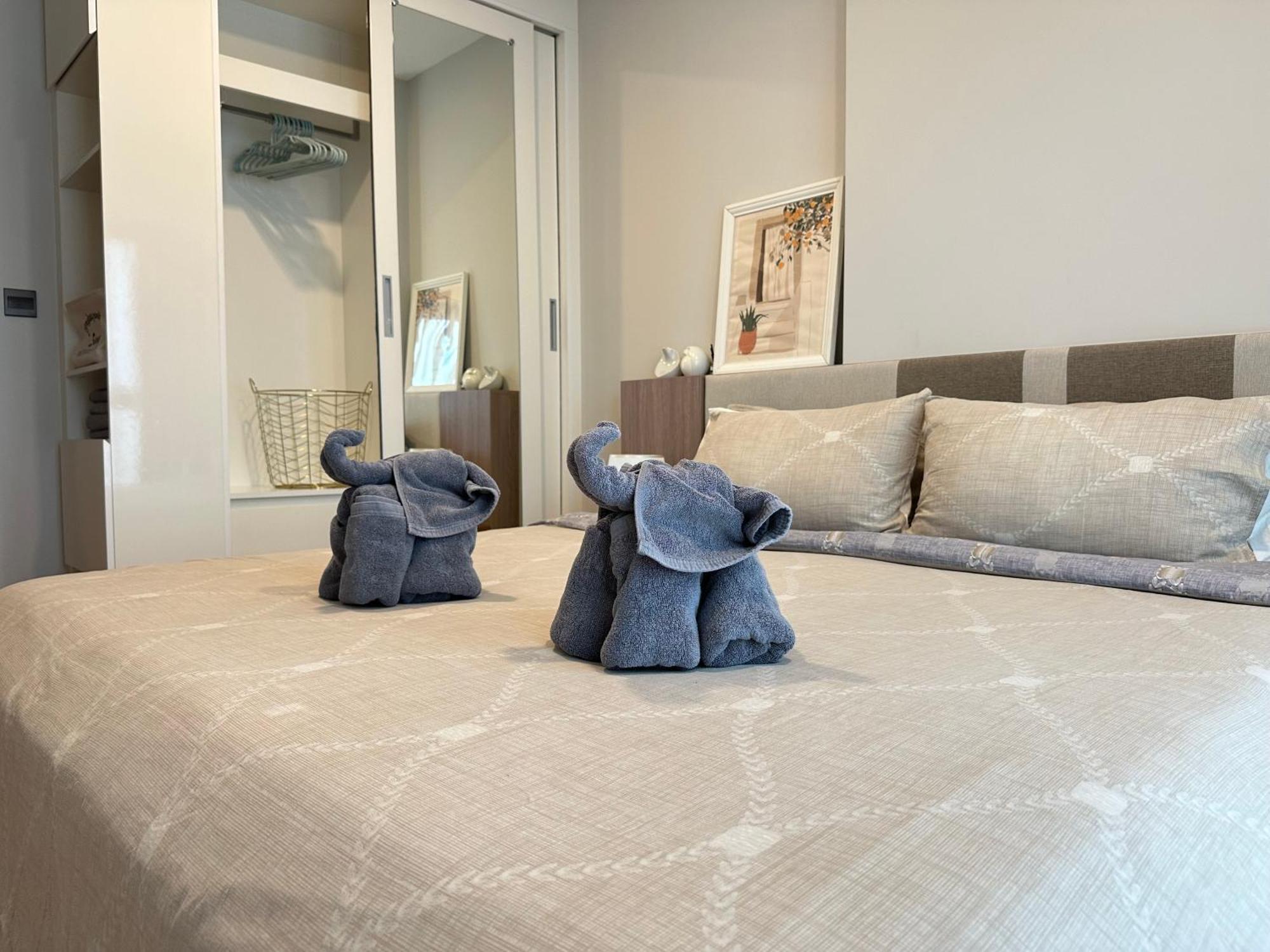 New & Cozy 2 Bedroom @ The Astra Sky River 치앙마이 외부 사진