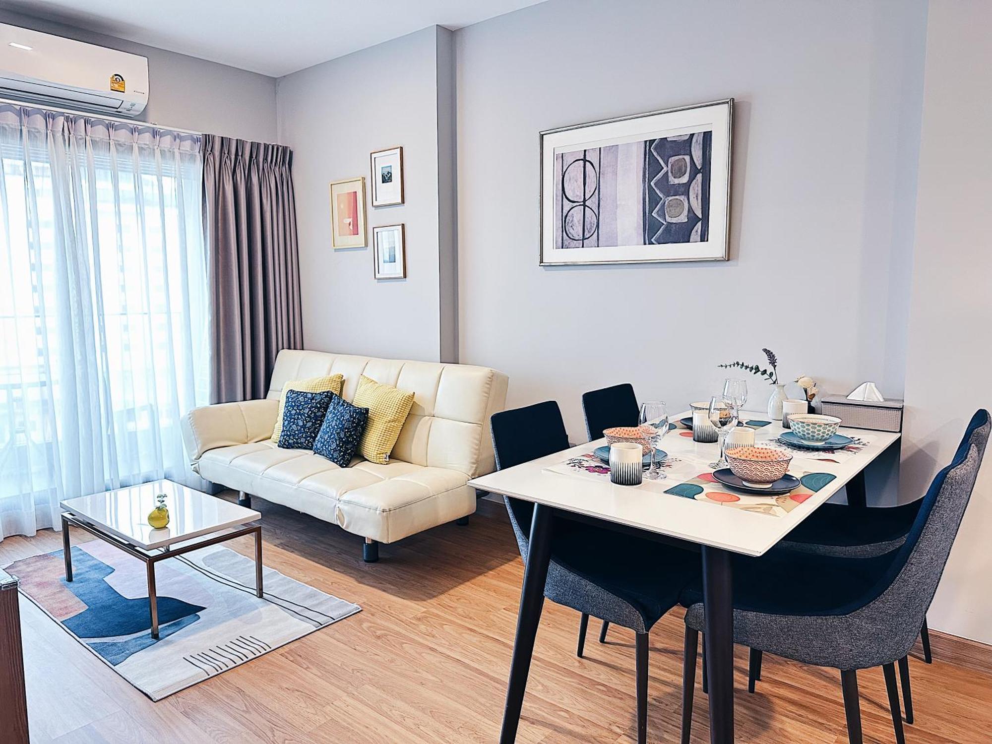 New & Cozy 2 Bedroom @ The Astra Sky River 치앙마이 외부 사진