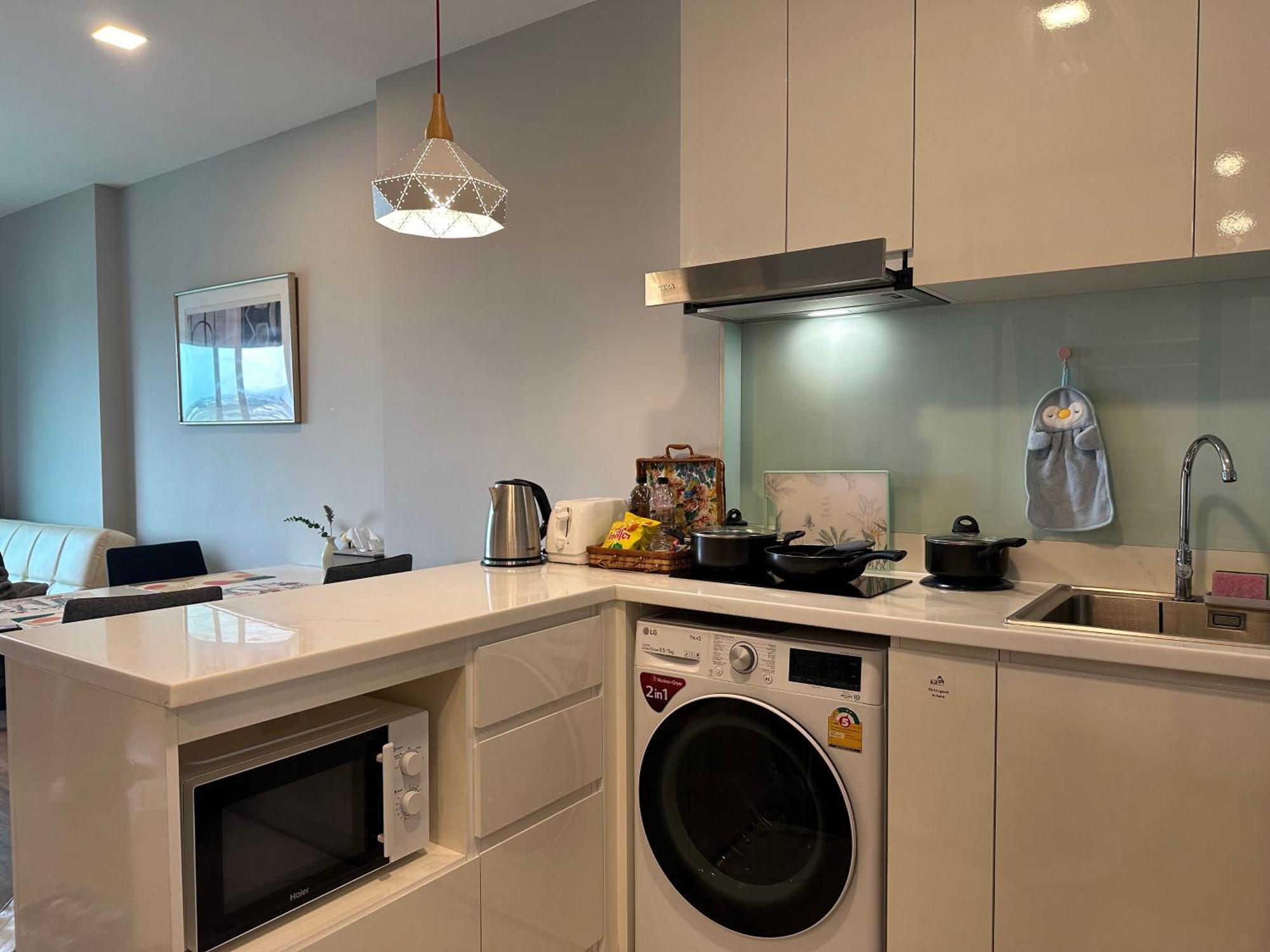 New & Cozy 2 Bedroom @ The Astra Sky River 치앙마이 외부 사진